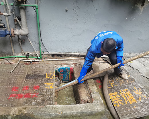 志仲镇清掏化粪池