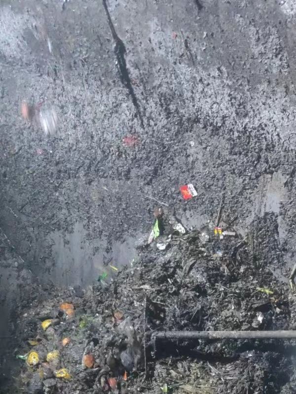 志仲镇污水池清理