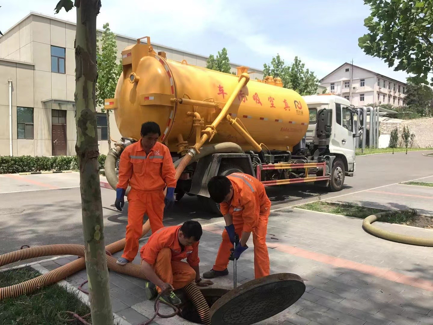 志仲镇化粪池清理与5-8吨吸粪车施工效率分析